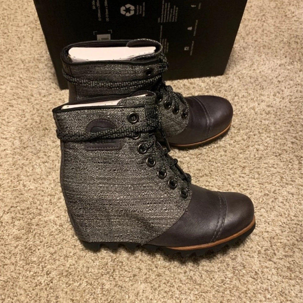 Brand new sorel PDX wedge boots size 6
